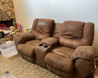 RECLINING LOVESEAT WITH STORAGE IN MIDDLE