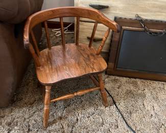 CUTE VINTAGE CHILDS CHAIR