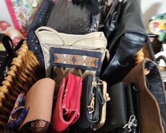purses/wallets