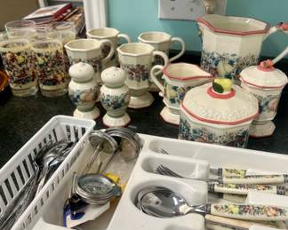 Avon Sweet Country Harvest dinnerware set