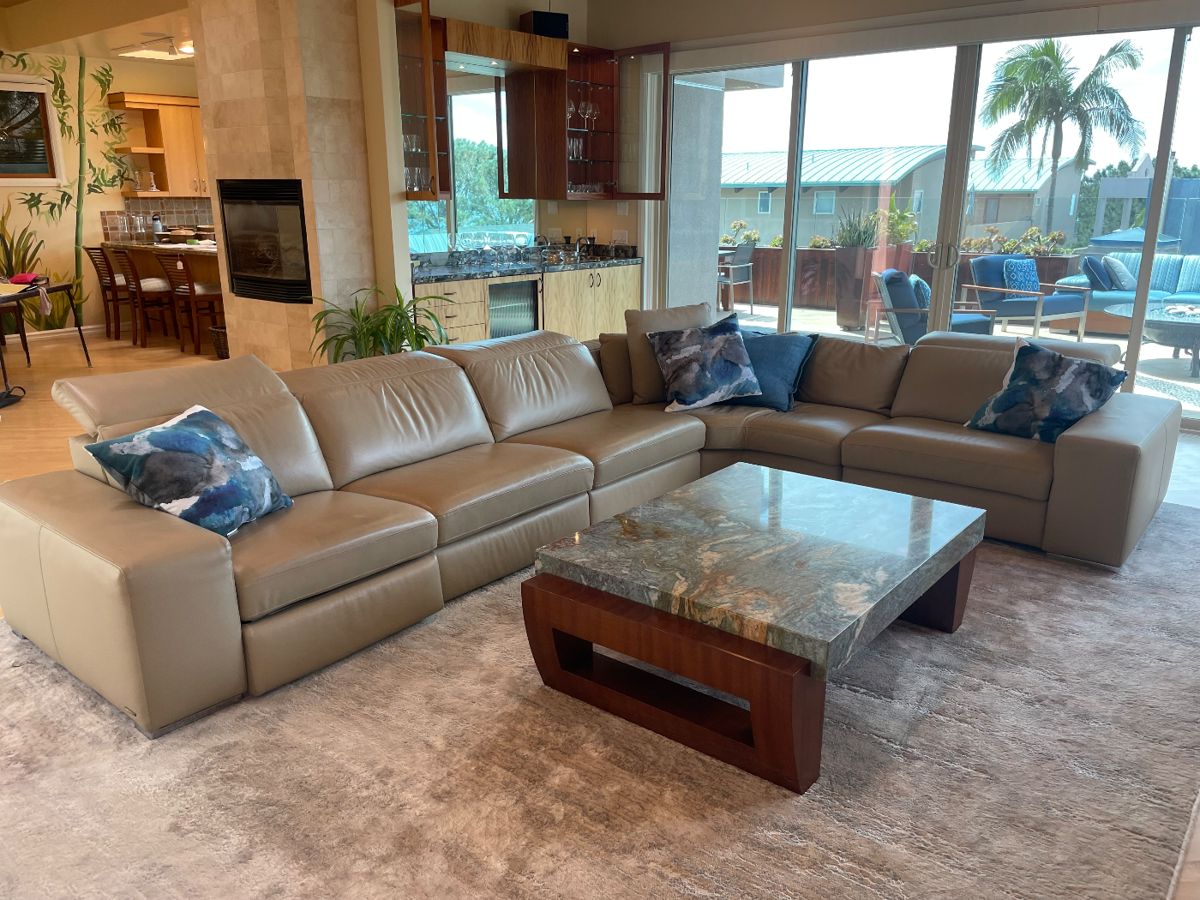 Roche Bobois - 5 pcs Leather Sectional sofa,( w/ auto  recline section). Can be broken up into diff sections to create smaller sofa, sep seating, etc..  ( cost $16,000 new) .. like new.. ask $ 3,900.
