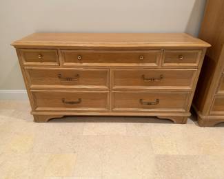 G5 - $175. Bernhardt Dresser with mirror. 