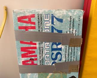 G15 - $30 Yamaha Electric Keyboard.