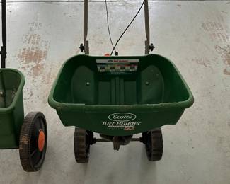 G102 - $20. Scotts Turf Builder Spreader