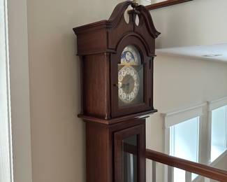 G48 - $125. Ridgeway Grandmother clock. 