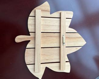G60 - $6 painted leaf wall hanging. 