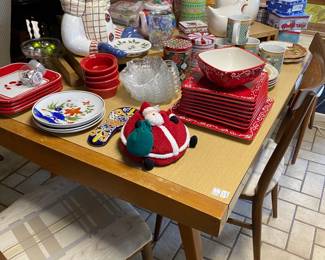 Mid Century Blonde Formica Table Top, 2 leafs and 6 chairs, Red Holiday Dishes 