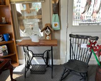 Old Singer Sewing machine base with wooden top