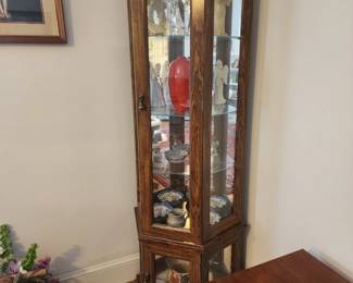 Nice display cabinet 