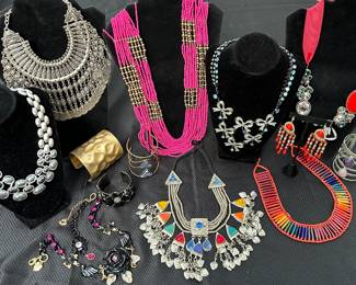 Unique statement necklaces 