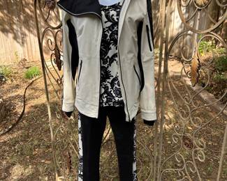 Lululemon. This outfit. Amazing.