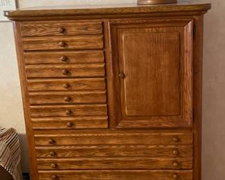 Nice dresser has a matching end table