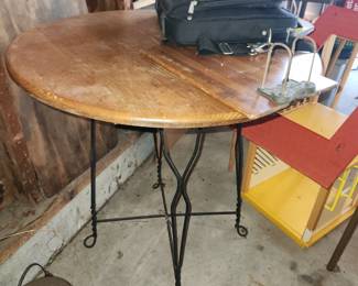 Soda fountain table 