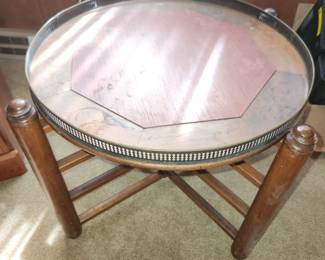 Unique butler's tray table