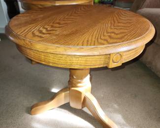 Oak end tables (qty 2)