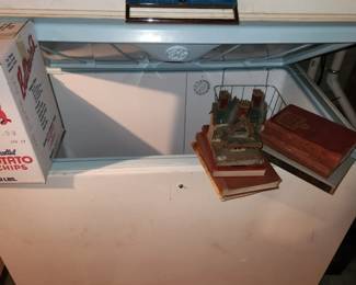 Frigidaire chest freezer