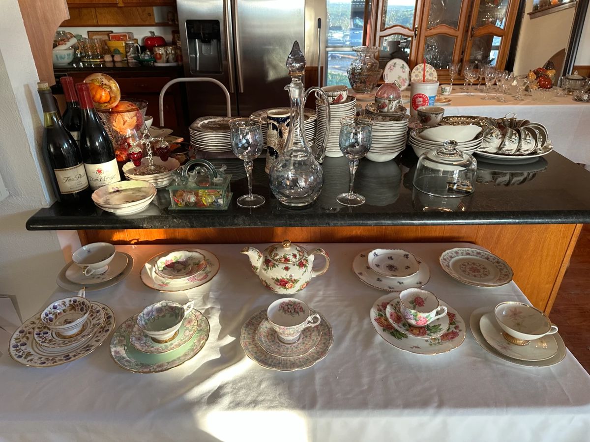 75 OFF & BAG DEALS TX TREASURES ESTATE... starts on 9/29/2023