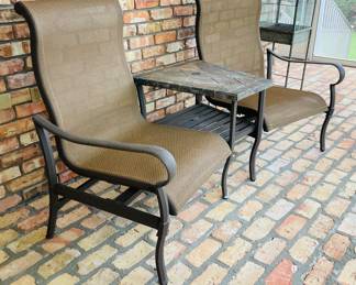 $220 1 piece with 2 armchairs linked with slate center table 75 L
