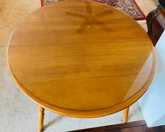 $180 Ethan Allen vintage maple round table 46"D