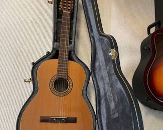 $150 La Patrie made in Canada classical guitar Model "Concert" 
