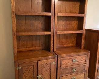 $200 Wood bookcase with cabinet 75x30x18
$200 Wood bookcase with 3 drawers 75x30x18
Young Hinkle solid knotty pine rustic Americana
