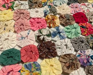 $140 Yoyo quilt blanket 