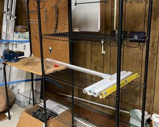 $70 Work bench / shelf with Vice 