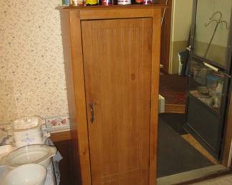 Tall cabinet 