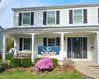 Beautiful Home ......And Sign!!