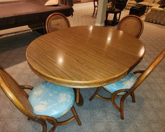 Oval dining table
