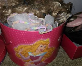 Children's dress up accessories 