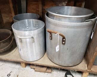 R0110 - Large Aluminum Heavy Pot - $70