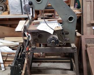 RO29 - Delta 16" Band Saw - $200