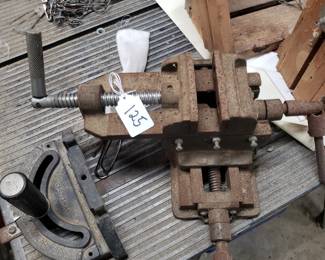 RO32 - Slide Vise - $125