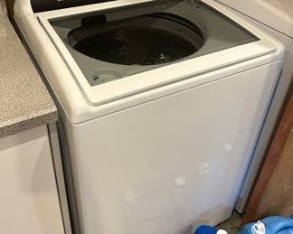 Whirlpool 2 in 1 washer w/removable agitator (for bulky items) 