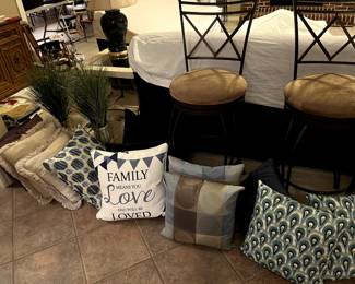 decorative pillows 