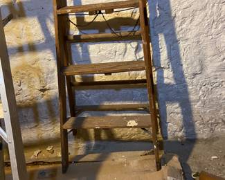 Wood ladder 