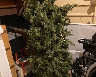 Narrow xmas tree