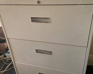 Metal file cabinet, 3 drawers, lateral files 