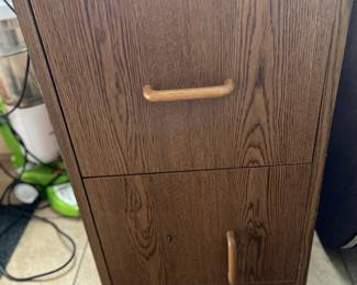 File cabinet 