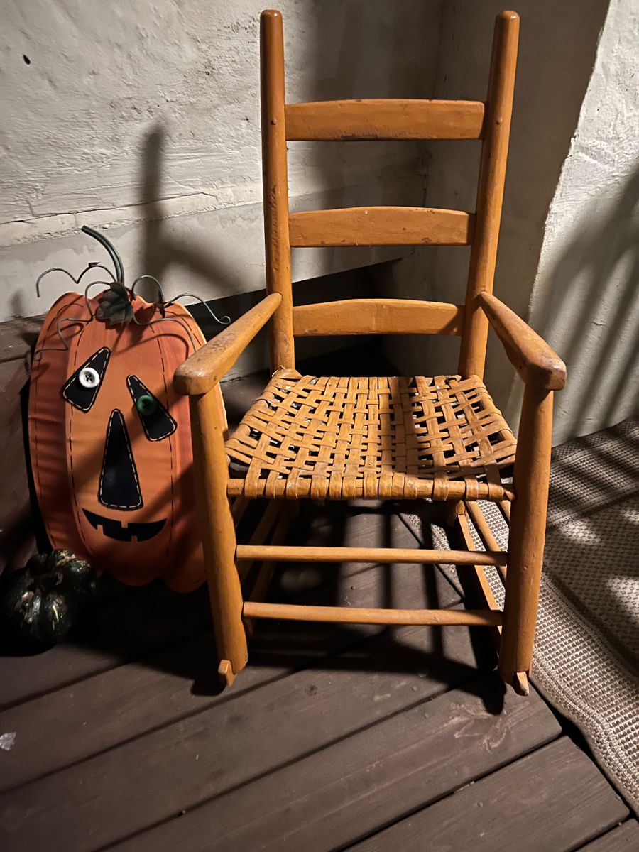 Carpet cutter rocker w bark bottom 