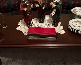 Queen Anne drop leaf coffee table 