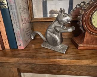 Squirrel nut cracker 