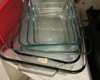Baking dishes 