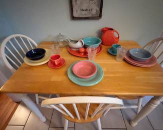 Kitchen table & 4 Chairs 
Colorful Fiesta homer laughin and USA