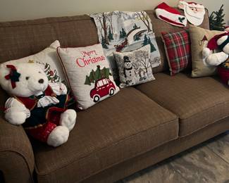 Brown tweed Lazy Boy   sofa 
Christmas pillows 