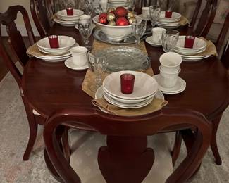 6 pc table w Queen Anne legs and extra leaf
