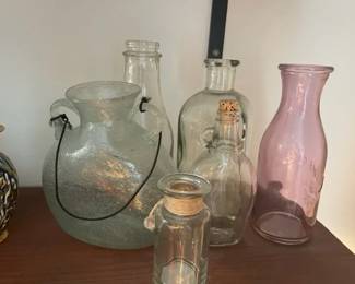 Assorted vases.