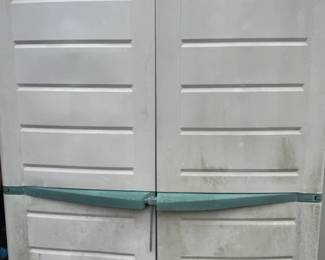 Rubbermaid containers.