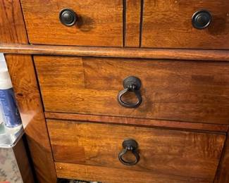 Small chest of drawers.